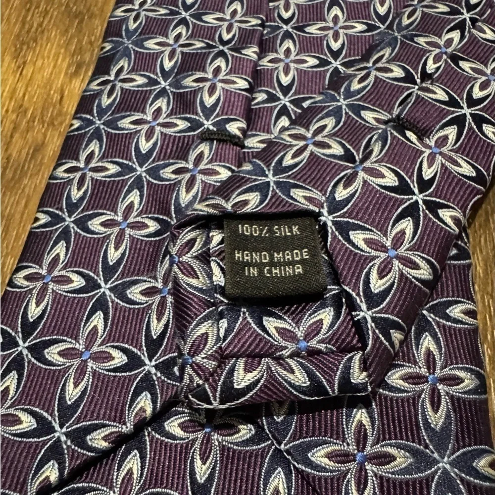 Jos. A Bank Geo Medallion Geometric Tie Dark Plum Purple Navy 100% Silk